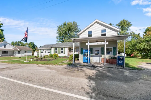 $159,900 | 2342 East Montgomery Road, Hillsdale, MI 49242