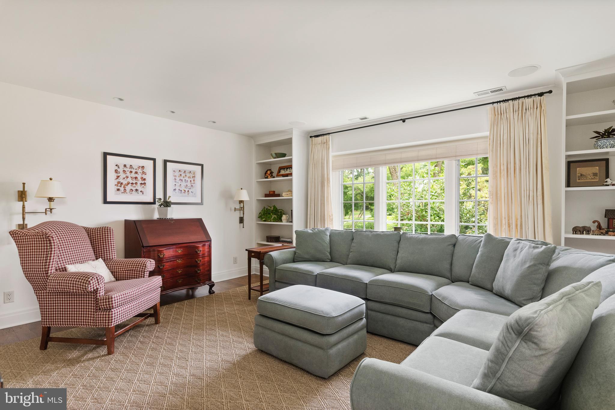 2013 Homewood Road Annapolis, MD 21409 - Photo 90 of 131 1st Level Family Room w/built in bookcases