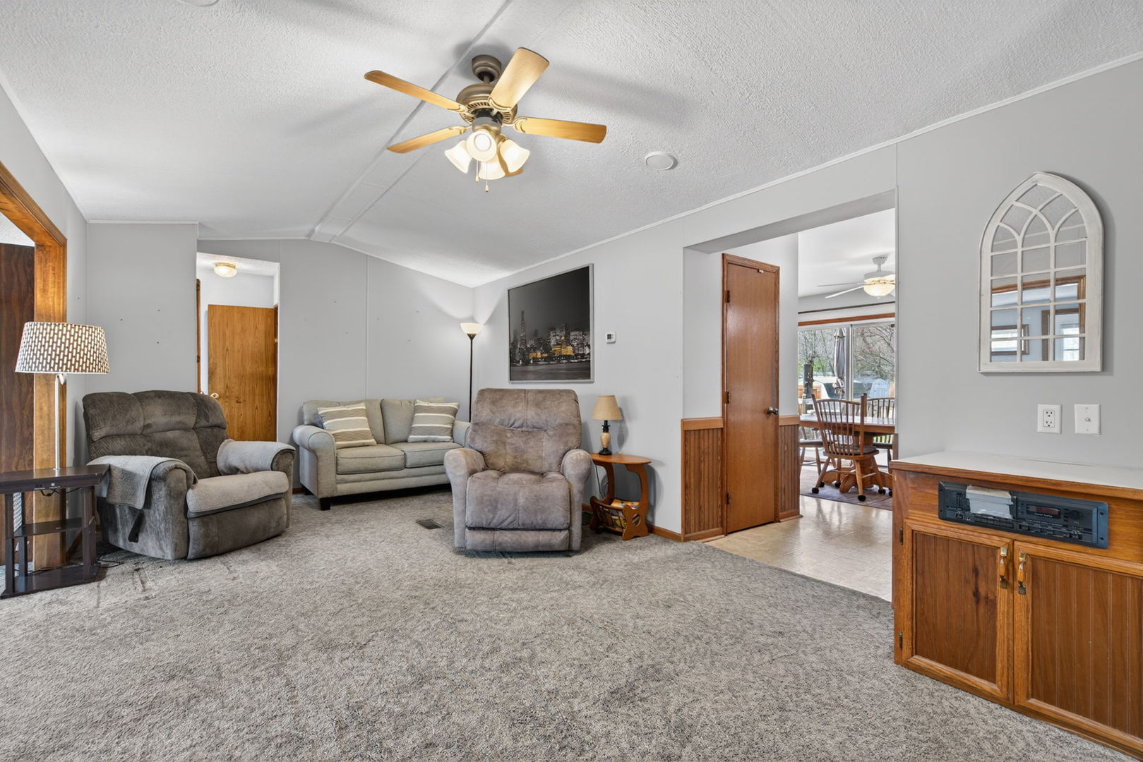 1 Largemouth Lane Wilmington, IL 60481 - Photo 9 of 47 a living room with furniture and chandelier