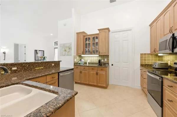 $9,000 | 18127 Royal Hammock Boulevard, Naples, FL 34114