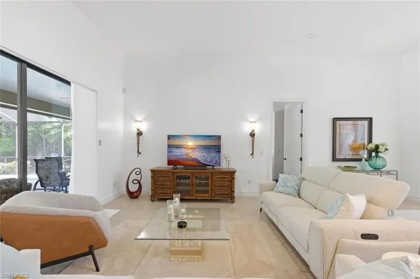 $9,000 | 18127 Royal Hammock Boulevard, Naples, FL 34114