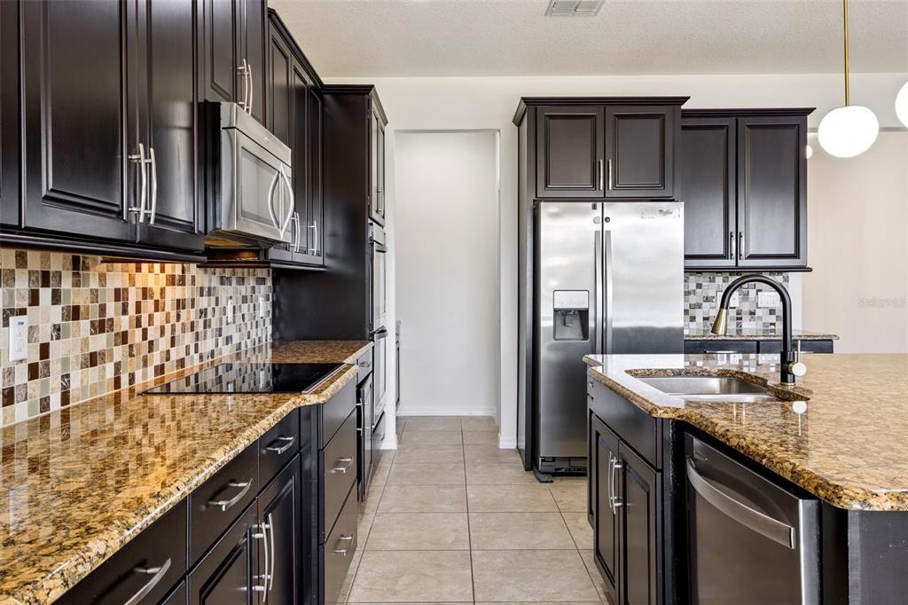 3750 Mount Vernon Way Kissimmee, FL 34741 - Photo 12 of 33