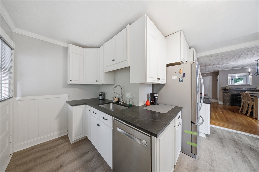 42 South Main Street Uxbridge, MA 01569 - Photo 17 of 41