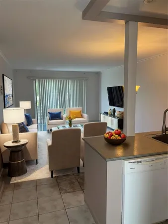 $1,400 | 4421 Northwest 16th Street, Unit G211, Lauderhill, FL 33313