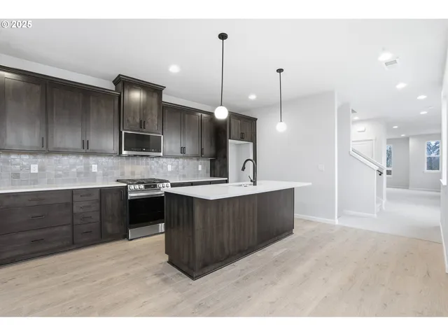 $519,960 | 4690 Southeast 2nd Street, Gresham, OR 97080