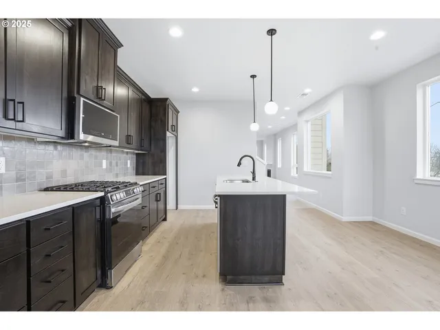 $519,960 | 4690 Southeast 2nd Street, Gresham, OR 97080