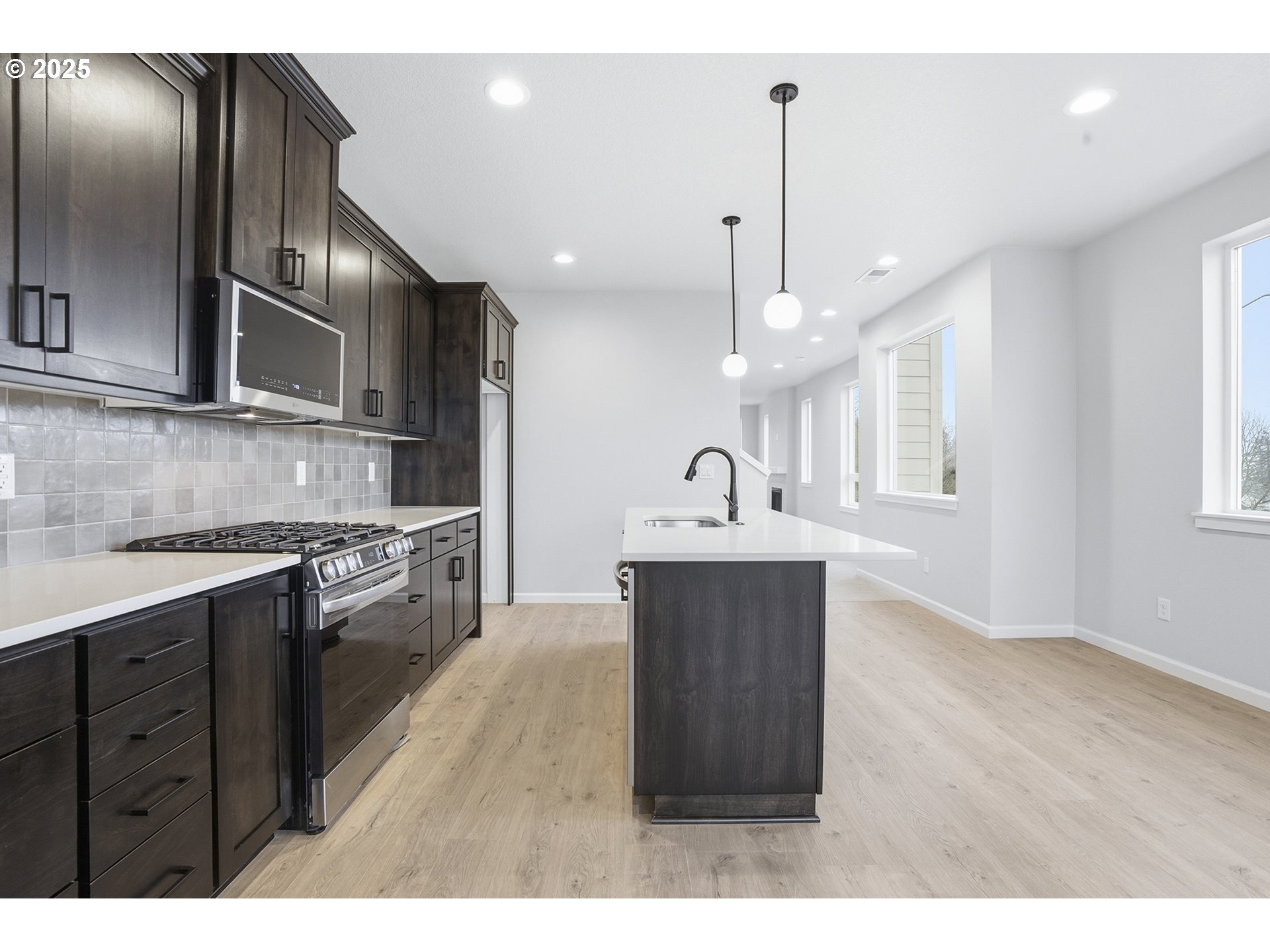 4690 Southeast 2nd Street Gresham, OR 97080 - Photo 13 of 37