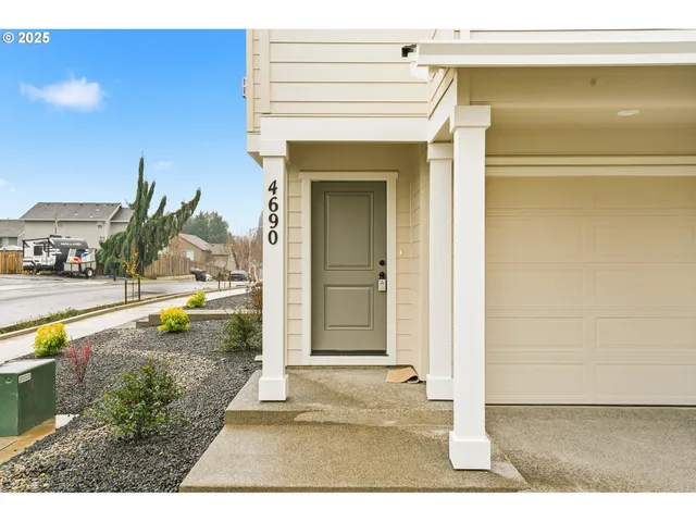 $519,960 | 4690 Southeast 2nd Street, Gresham, OR 97080