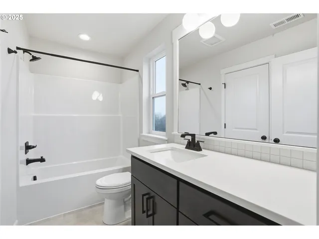 $519,960 | 4690 Southeast 2nd Street, Gresham, OR 97080