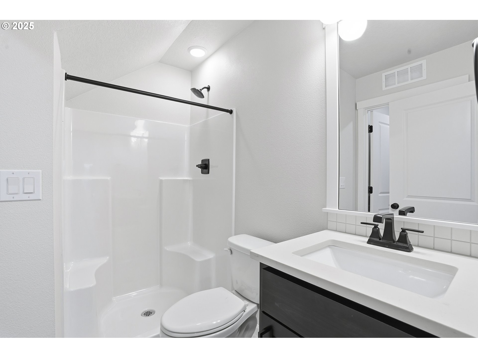 4690 Southeast 2nd Street Gresham, OR 97080 - Photo 10 of 37