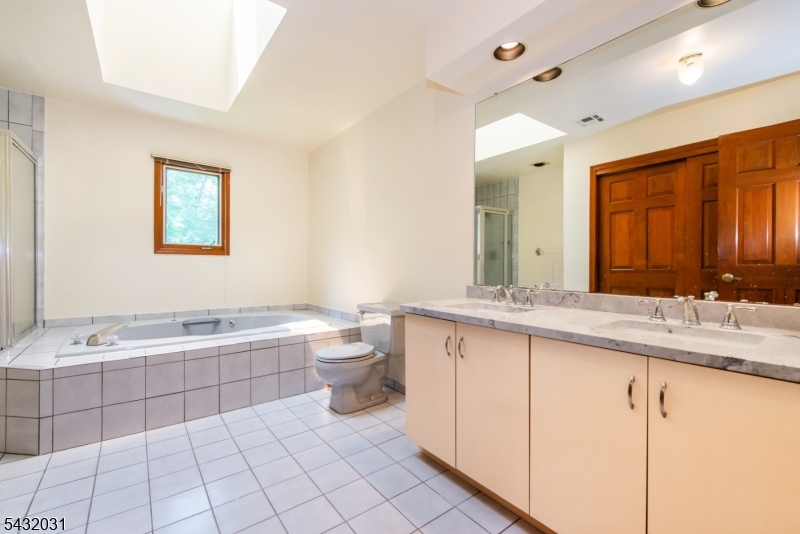 34 Silver Spring Court East Hanover, NJ 07936 - Photo 20 of 40