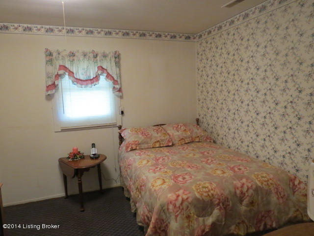 4108 Riedley Road Louisville, KY 40216 - Photo 9 of 25 IMG_0002