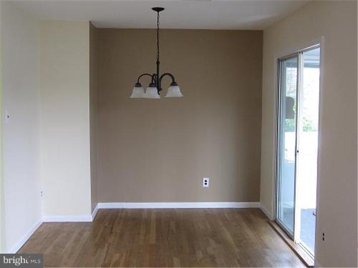 704 Manfield Road Newark, DE 19713 - Photo 4 of 14 Dining Room