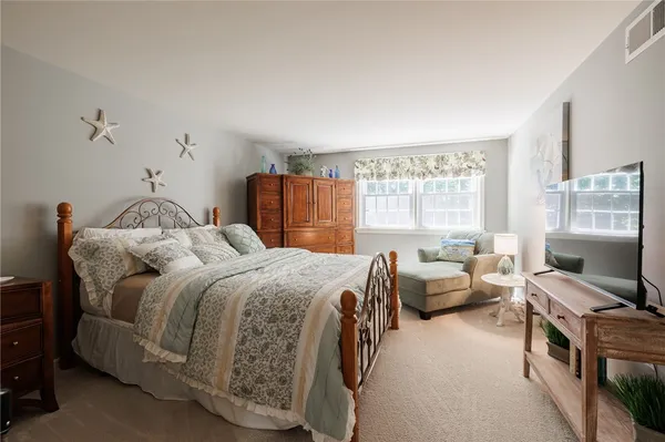 $839,900 | 76 Van Voorhis Road, Pittsford, NY 14534