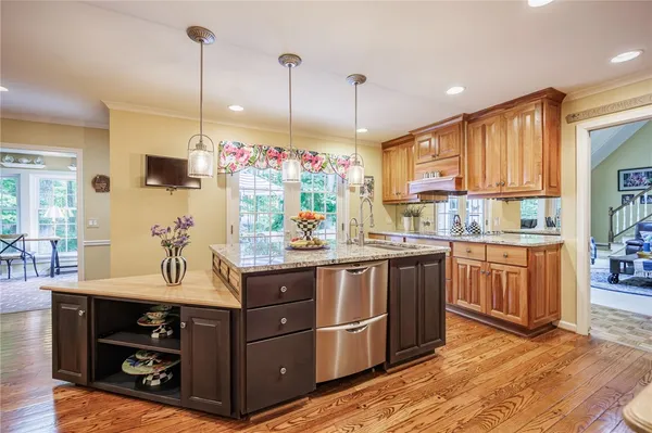 $839,900 | 76 Van Voorhis Road, Pittsford, NY 14534