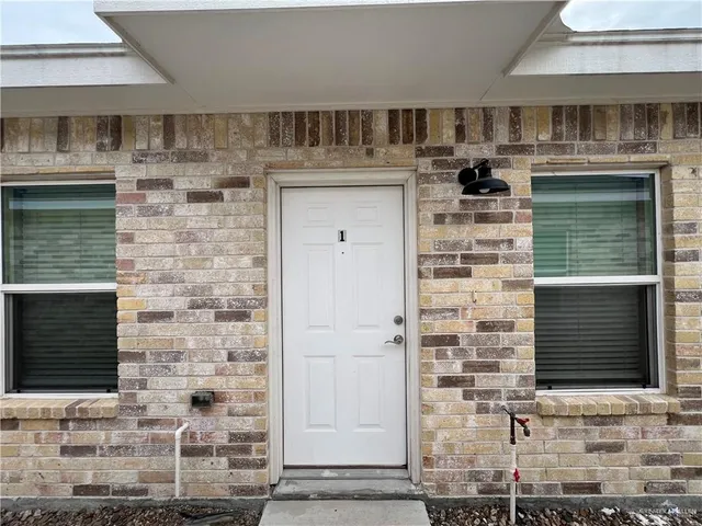 $1,300 | 2809 East Israel Avenue, Alton, TX 78573