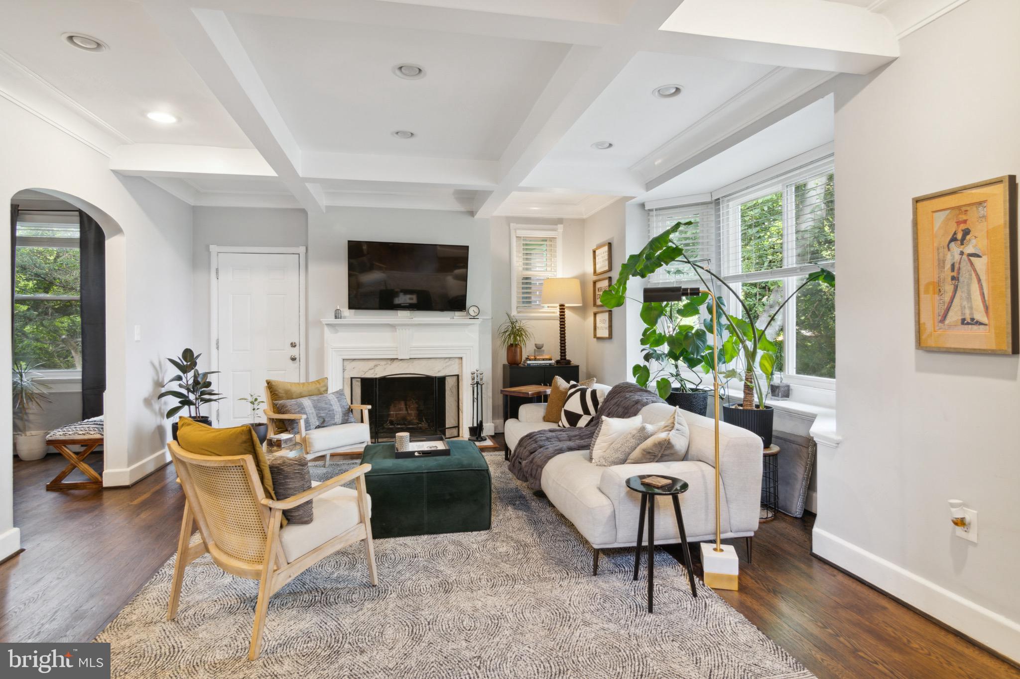 3502 Hilton Road Baltimore, MD 21215 - Photo 3 of 30 Beautiful Living Room w/ Custom Ceiling Details