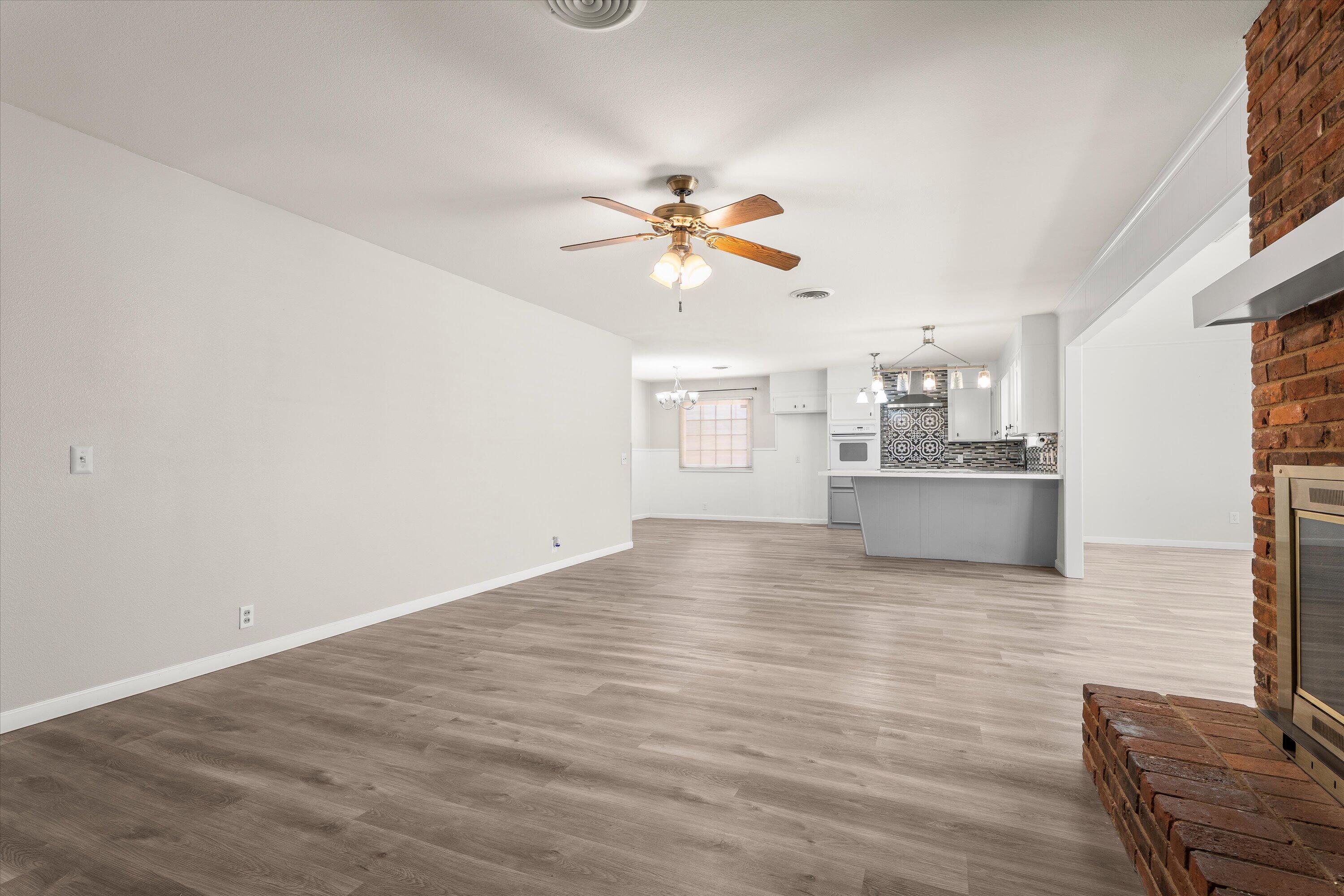 2114 70th Street Lubbock, TX 79412 - Photo 3 of 33 06-2114 70th St