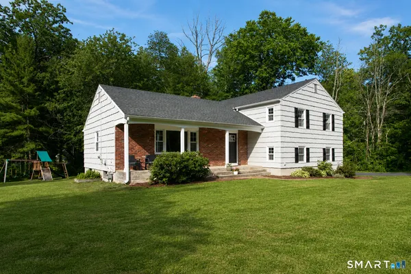 $524,900 | 8 Lawton Drive, Simsbury, CT 06070