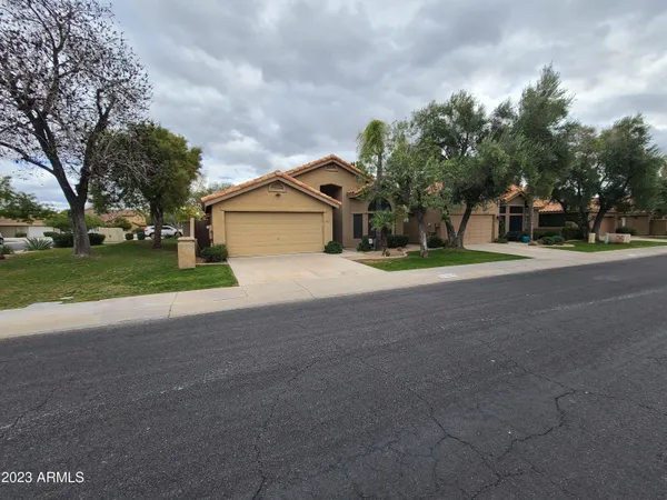 $3,000 | 15825 North 51st Street, Scottsdale, AZ 85254