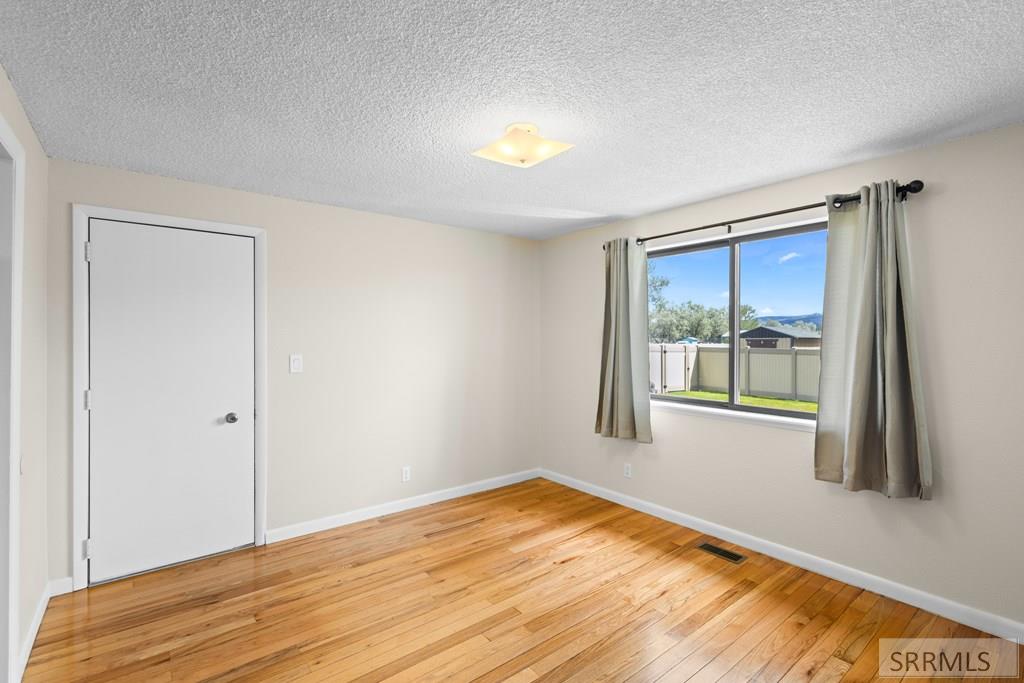 624 West Tyhee Road Pocatello, ID 83202 - Photo 7 of 29