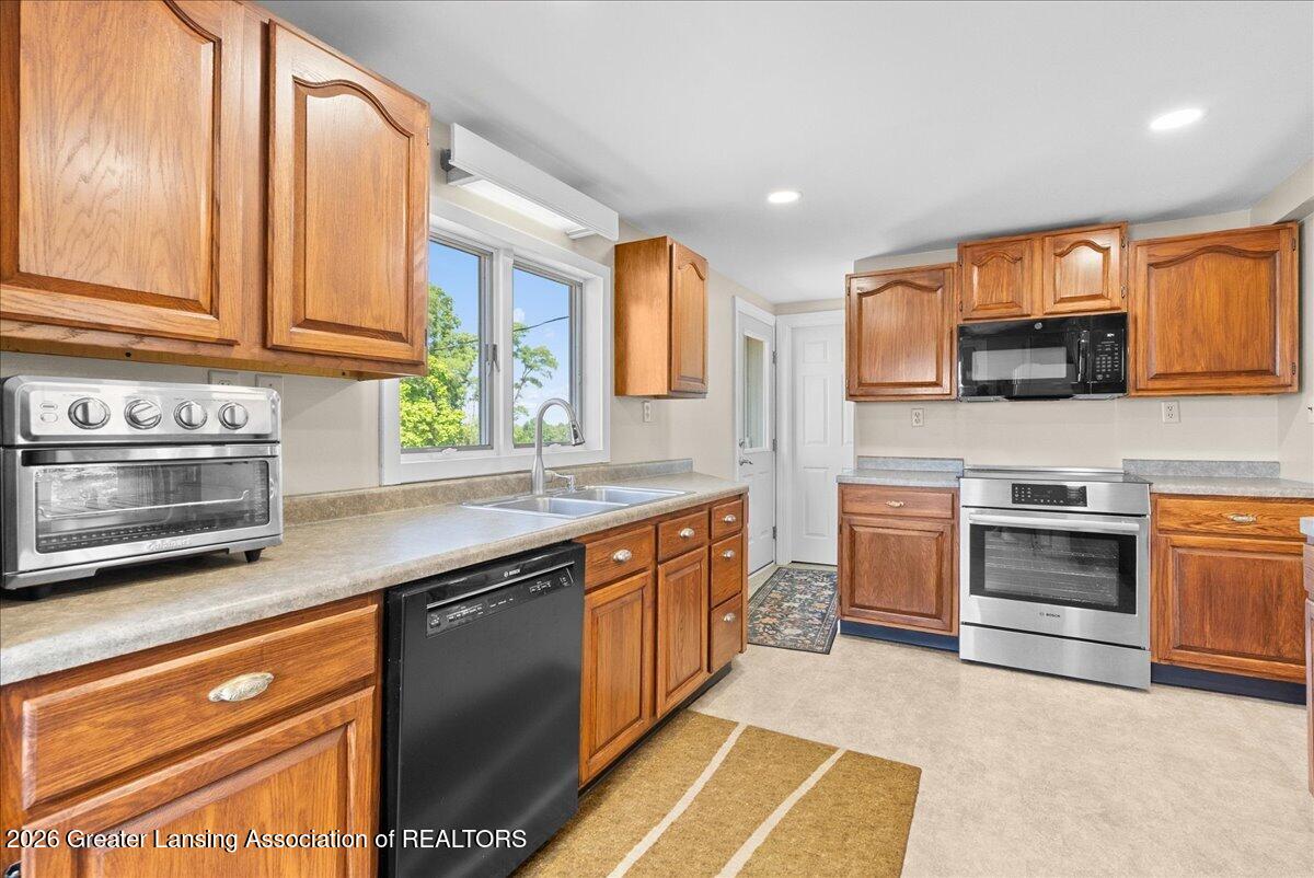9724 Garrison Road Laingsburg, MI 48848 - Photo 11 of 40 24-Media Jett -22