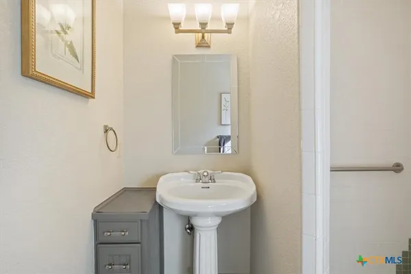 $1,200,000 | 8841 Brewer Lane, Salado, TX 76571