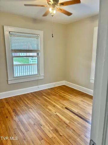 $1,700 | 806 East B Street, Elizabethton, TN 37643