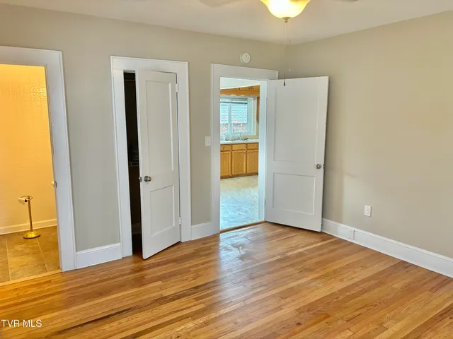 $1,700 | 806 East B Street, Elizabethton, TN 37643