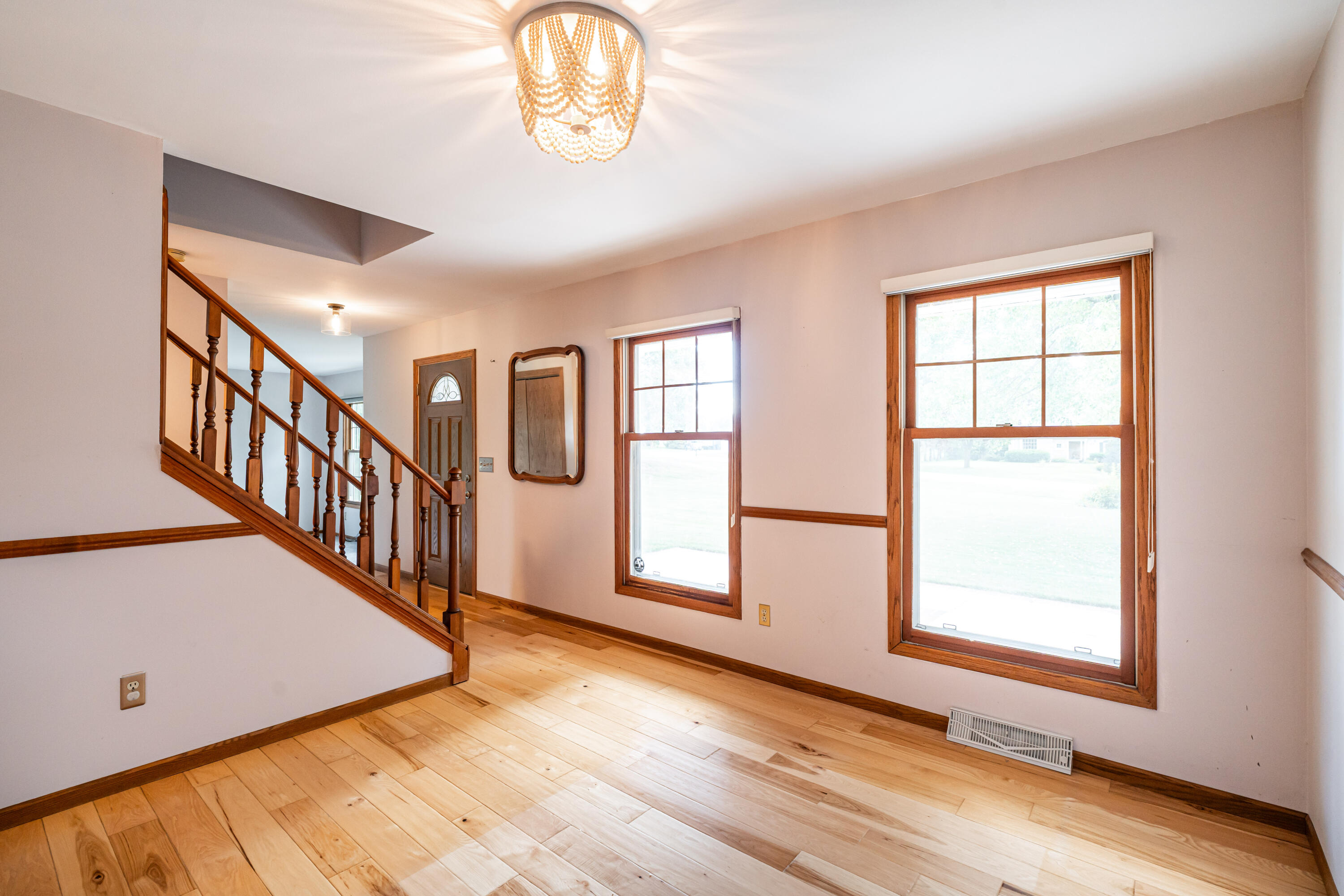 1958 Homestead Court Cedarburg, WI 53012 - Photo 16 of 60 Dining Room