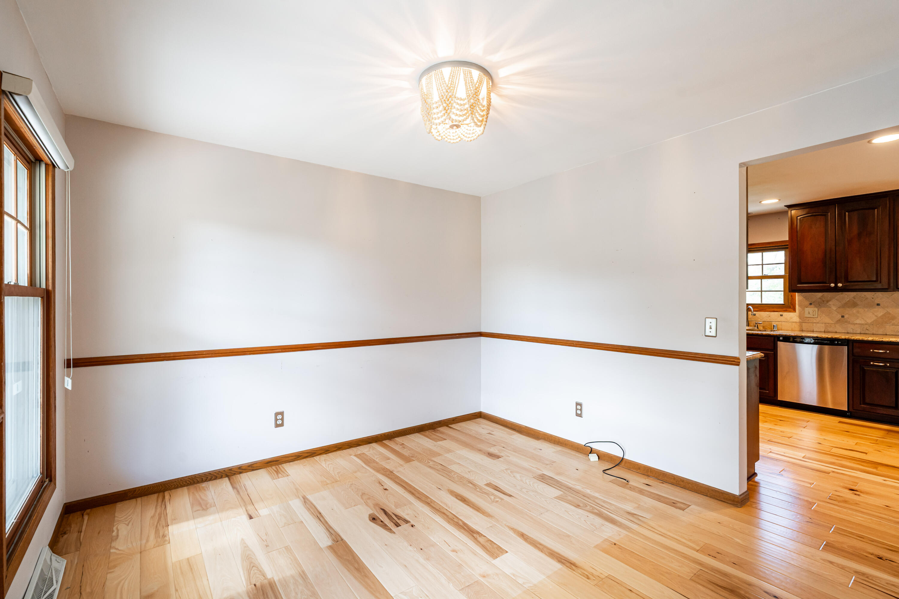 1958 Homestead Court Cedarburg, WI 53012 - Photo 18 of 60 Dining Room