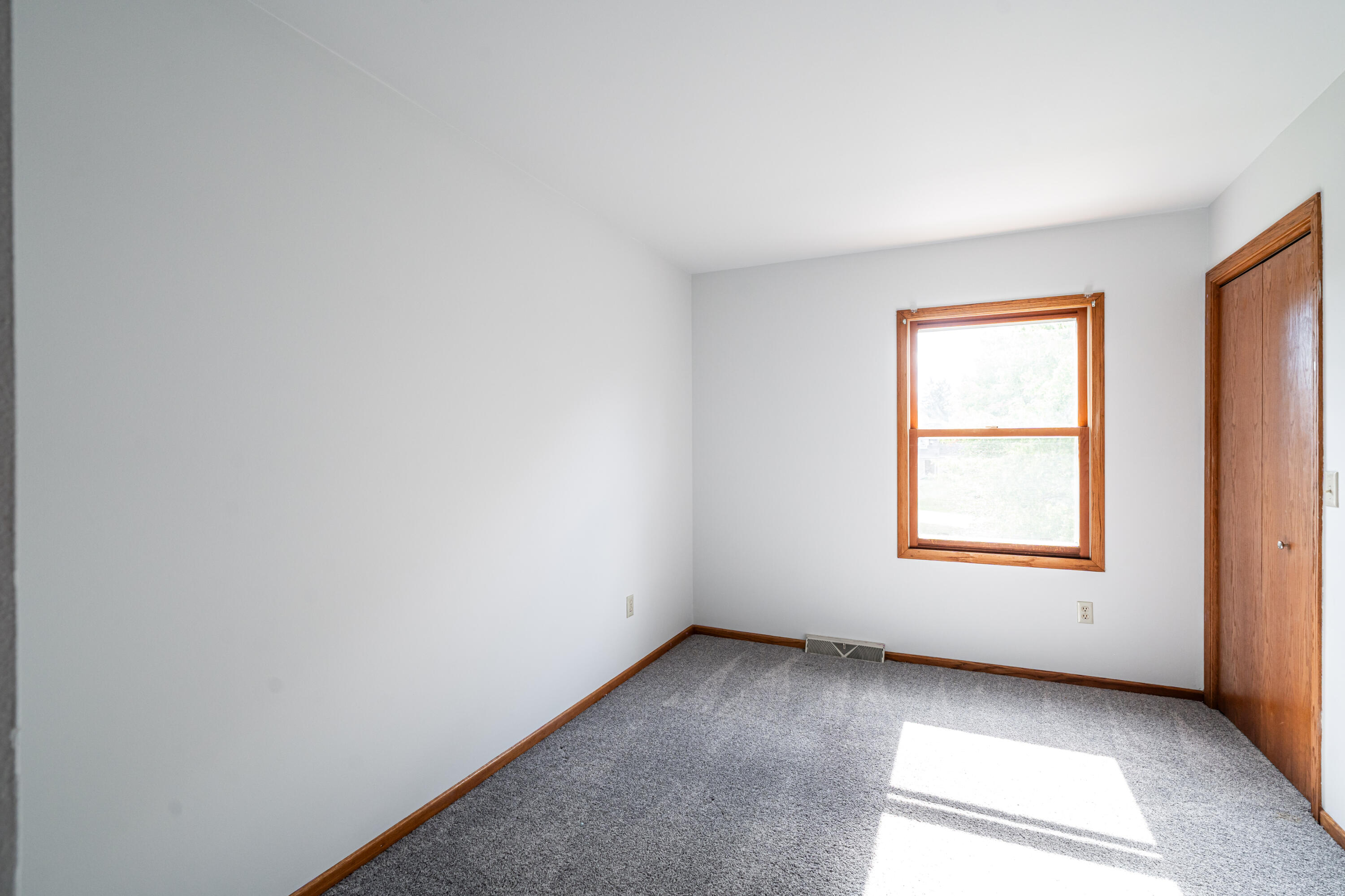 1958 Homestead Court Cedarburg, WI 53012 - Photo 25 of 60 bedroom 2