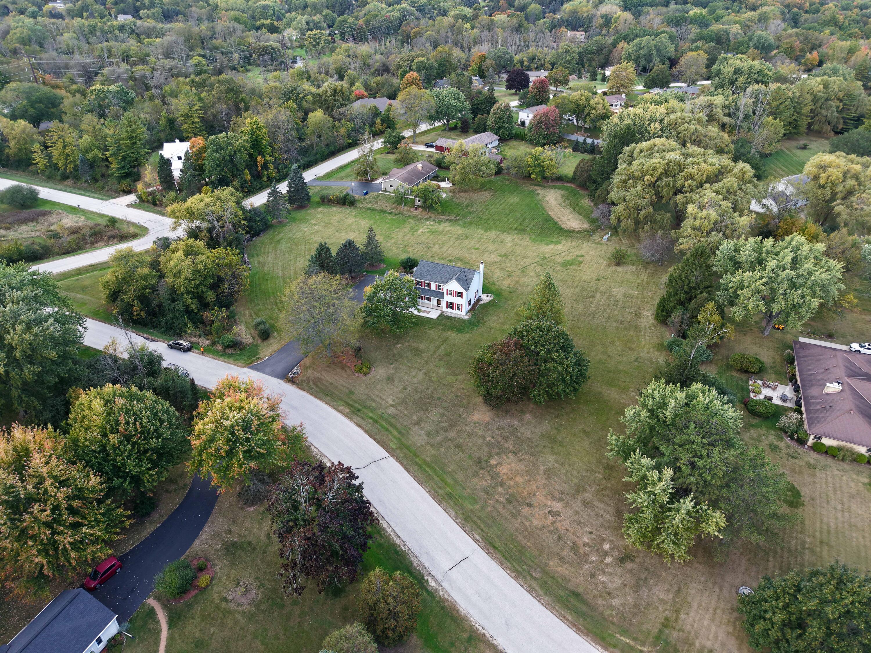 1958 Homestead Court Cedarburg, WI 53012 - Photo 37 of 60 DJI_20251009125801_0042_D