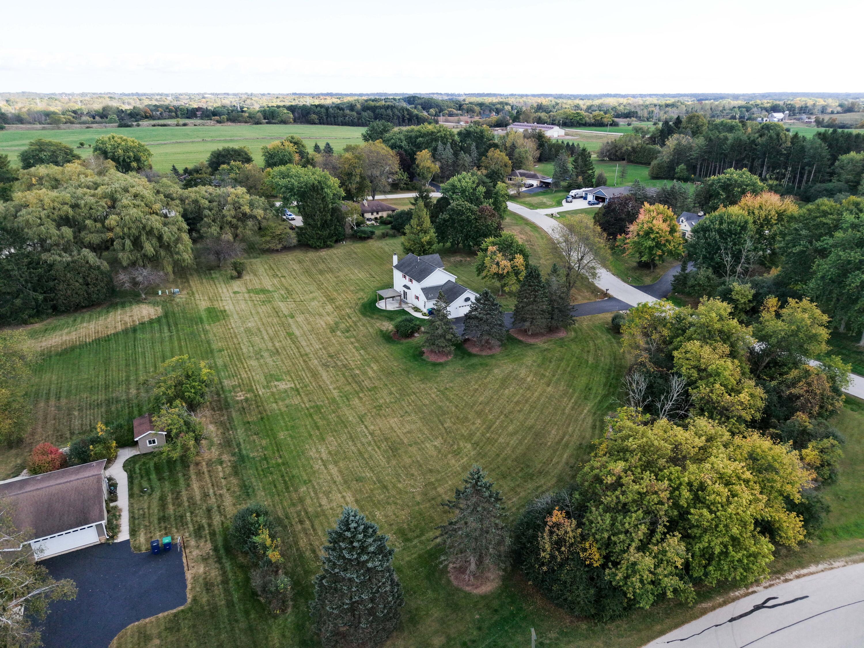 1958 Homestead Court Cedarburg, WI 53012 - Photo 44 of 60 DJI_20251009130032_0054_D