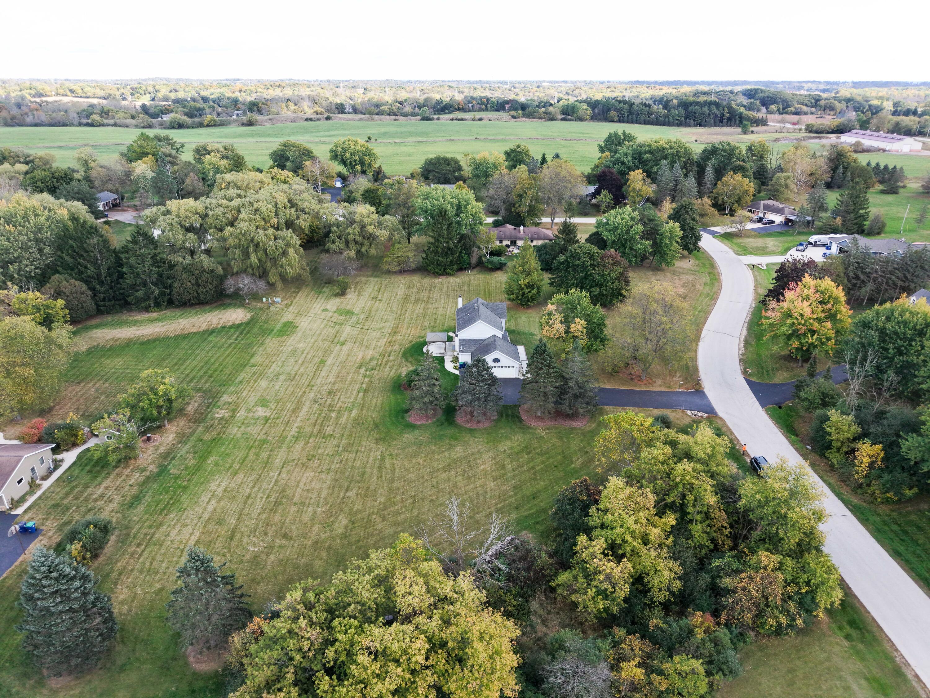 1958 Homestead Court Cedarburg, WI 53012 - Photo 45 of 60 DJI_20251009130041_0055_D