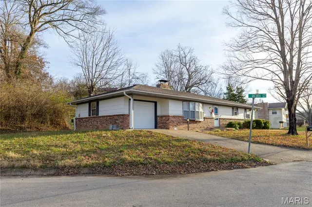 $200,000 | 1401 Hull Valley Drive, Waynesville, MO 65583