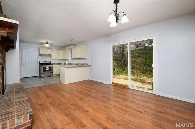 $200,000 | 1401 Hull Valley Drive, Waynesville, MO 65583