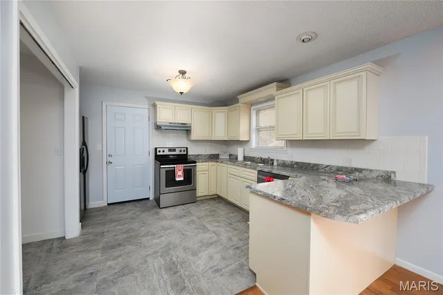 $200,000 | 1401 Hull Valley Drive, Waynesville, MO 65583