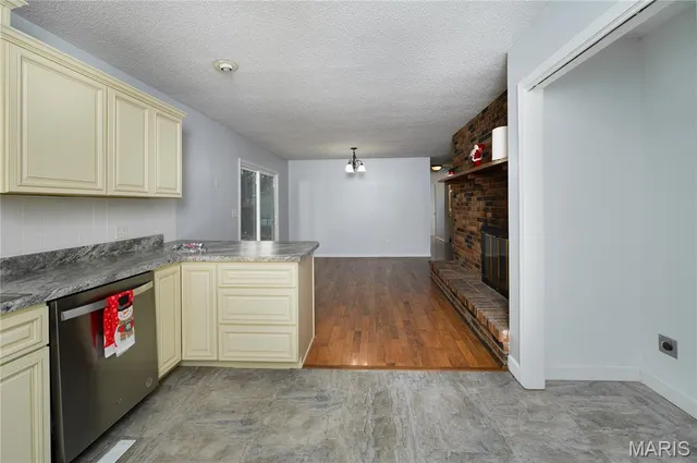 $200,000 | 1401 Hull Valley Drive, Waynesville, MO 65583