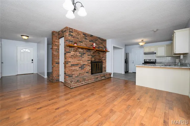 $200,000 | 1401 Hull Valley Drive, Waynesville, MO 65583