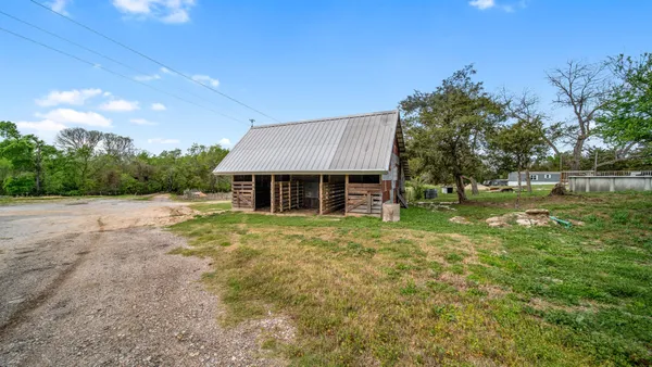 $279,000 | 360 Shed Johnson Lane, Brenham, TX 77833