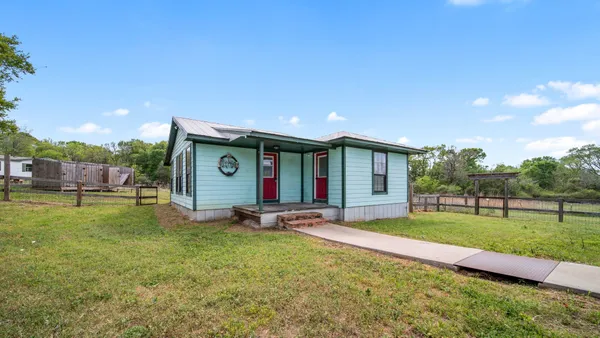 $279,000 | 360 Shed Johnson Lane, Brenham, TX 77833