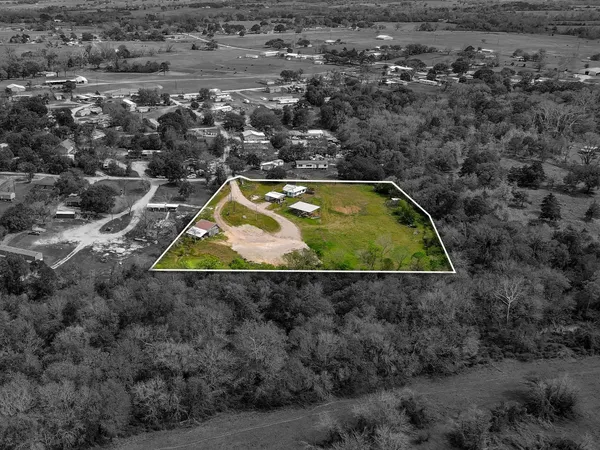 $279,000 | 360 Shed Johnson Lane, Brenham, TX 77833