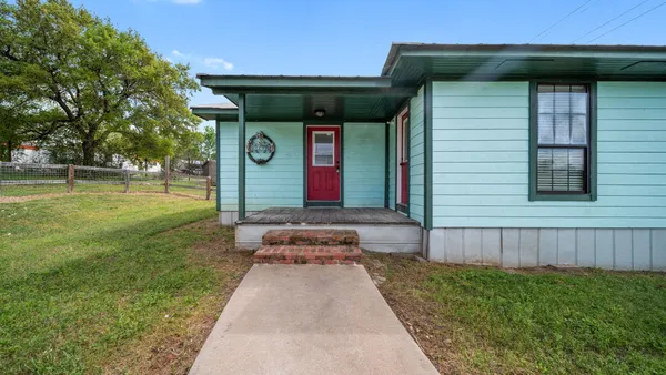 $279,000 | 360 Shed Johnson Lane, Brenham, TX 77833