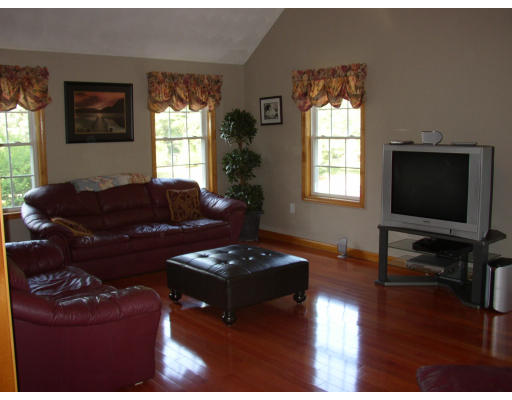 36 Woodland Road Billerica, MA 01821 - Photo 4 of 11
