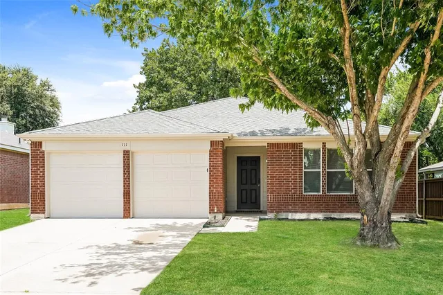 $1,910 | 111 Oakhurst Drive, Seagoville, TX 75159