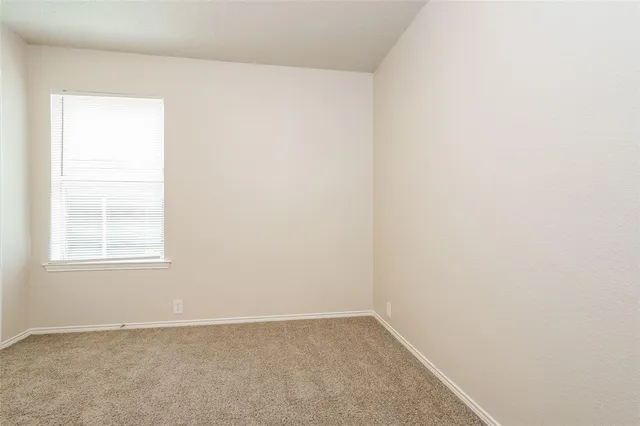 $1,910 | 111 Oakhurst Drive, Seagoville, TX 75159