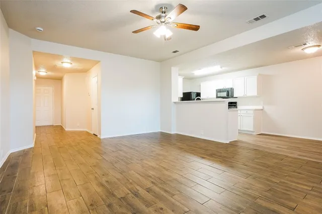 $1,910 | 111 Oakhurst Drive, Seagoville, TX 75159