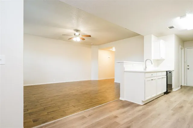 $1,910 | 111 Oakhurst Drive, Seagoville, TX 75159