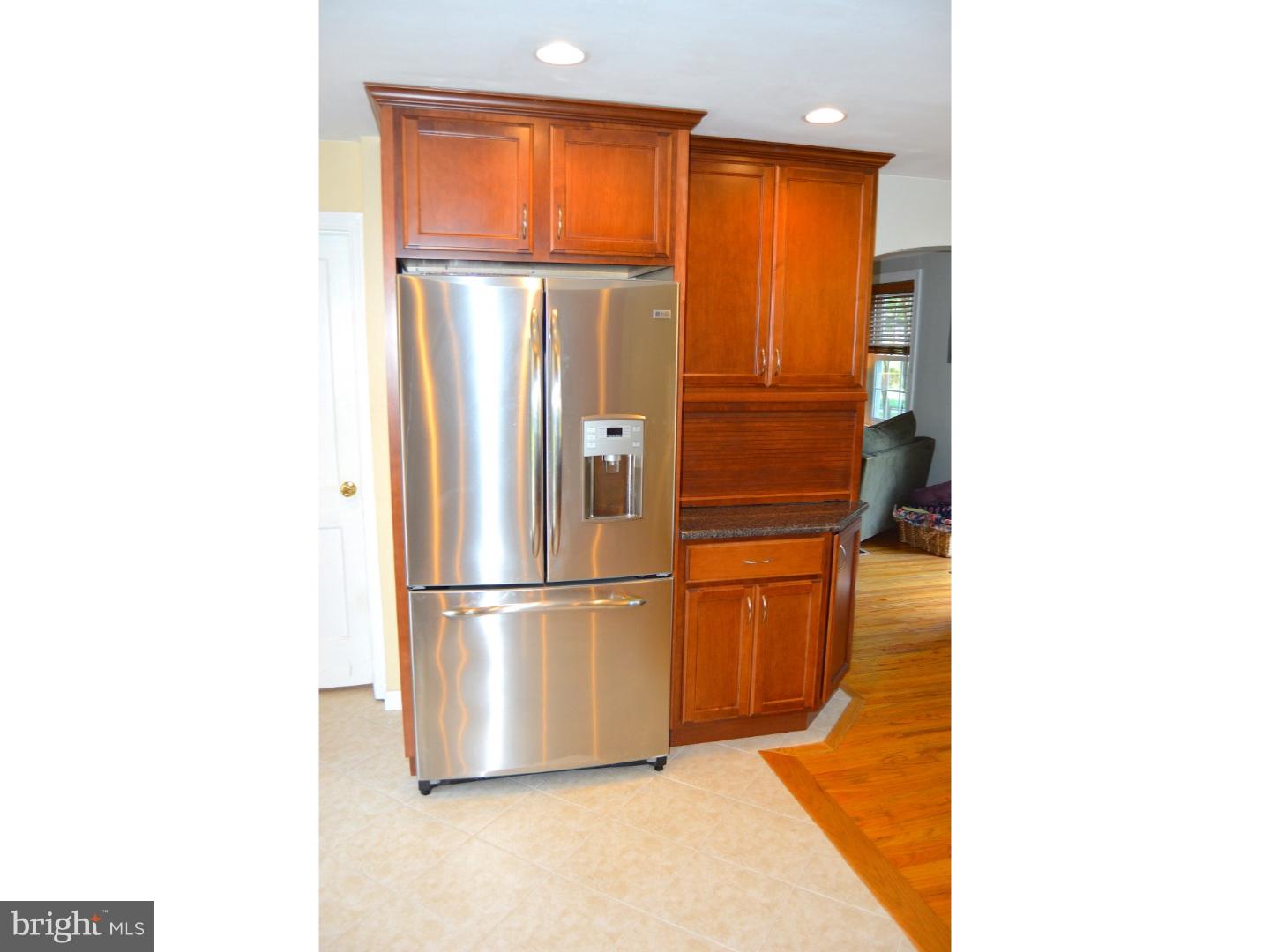 415 Adair Road Holmes, PA 19043 - Photo 8 of 25 Kitchen